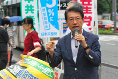 総選挙で九州・沖縄比例２議席確保に向けた決意を述べる田村氏（右）＝１６日、福岡市博多区