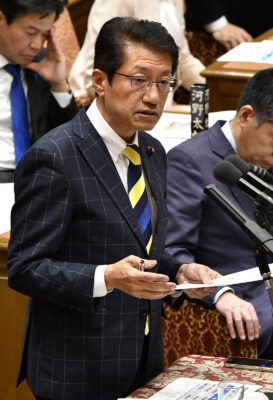 質問する田村貴昭議員＝４日、衆院予算委