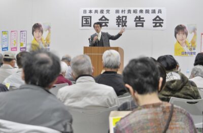 演説会で訴える田村議員＝12日、大分県日田市
