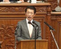 ５月３０日　国民年金法等改正案　本会議で反対討論