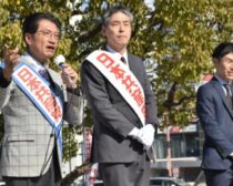 訴える田村比例候補と（右へ）山下、山添の各氏＝４日、大分市