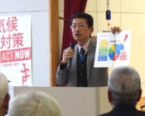 国政報告をする田村氏＝８日、福岡県宗像市